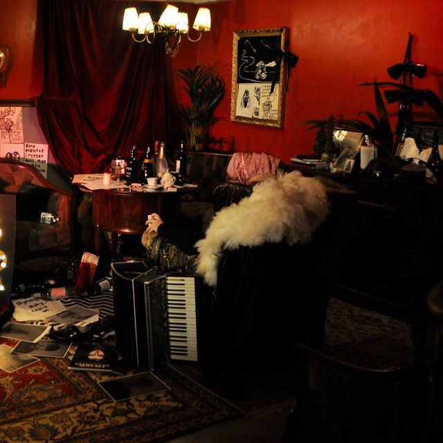 Cover art for album Djevelen by Kabaret Makaber