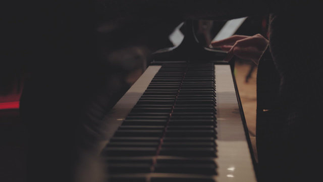Timo Andres: Agita for Cello and Piano