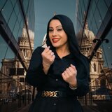 Cine-ti mai aduce flori