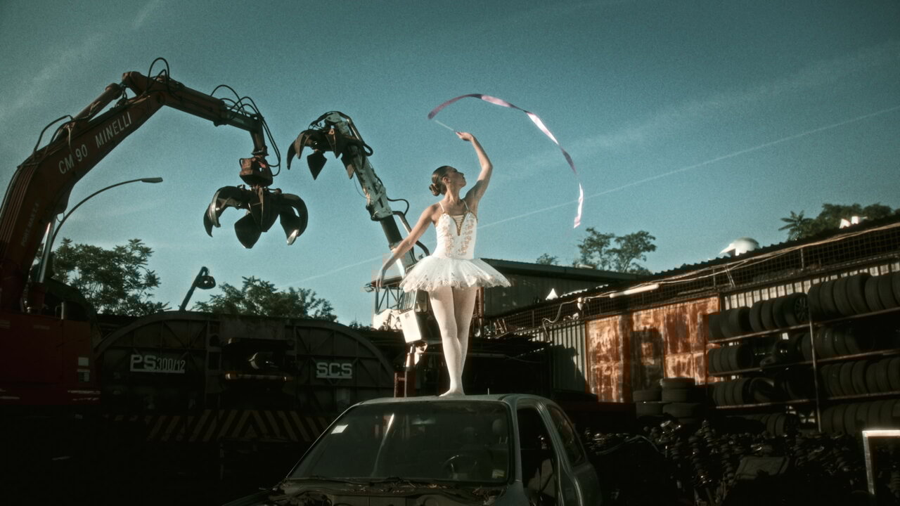 PIOVE MUSICA (feat. Gaia) (Official Visual Video)