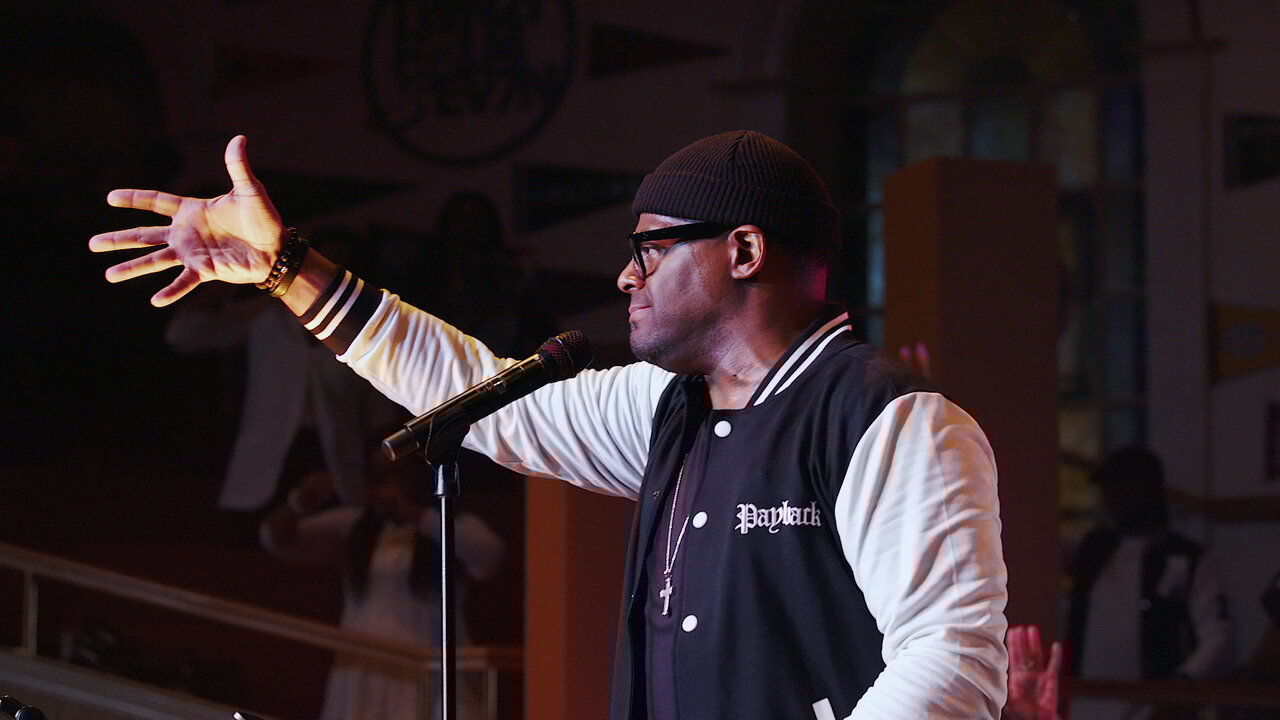 Medley: The Sound / Let It Rise / Walls Came Down / To God Be The Glory / Praise Is What I Do / It's Working