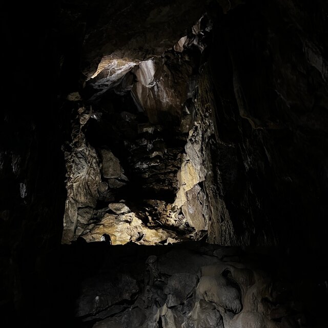 Pooles Cavern