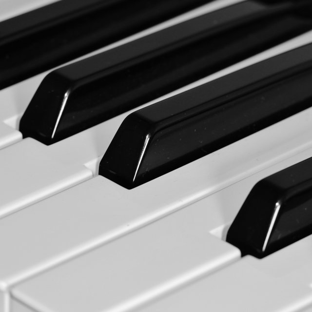 Deep Focus Piano - 30 Piano Tracks for Concentration and to Help You Study for Finals