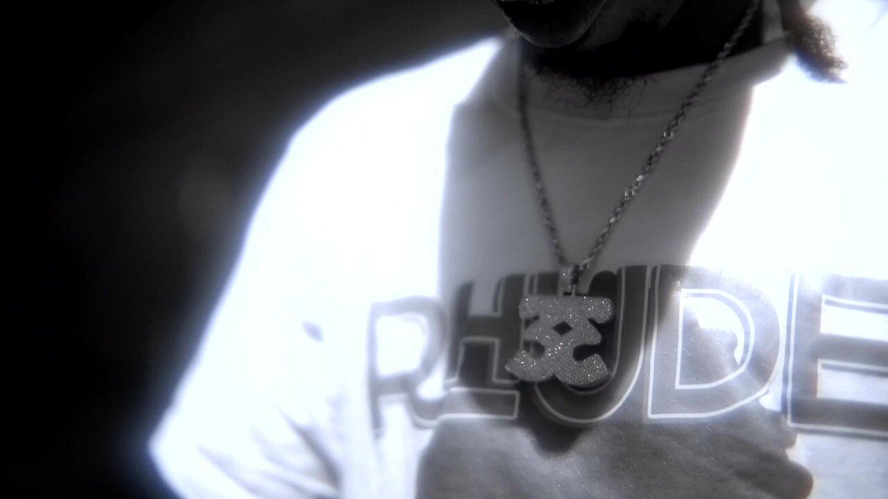 Thumin thru a check (Official Video)