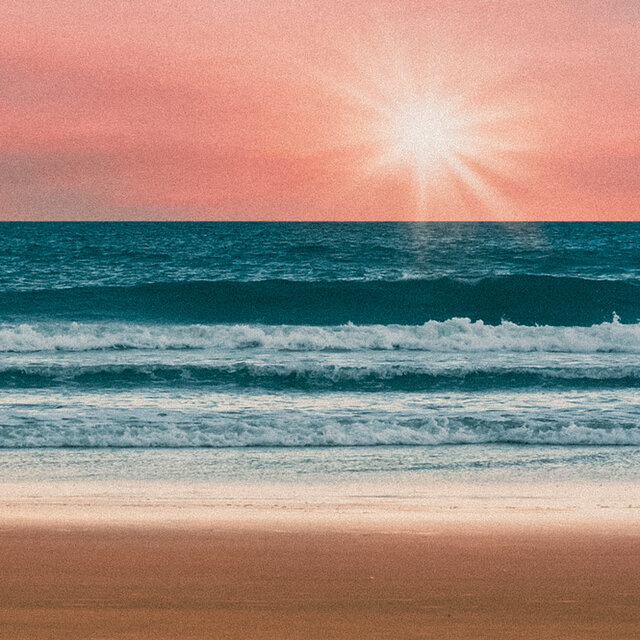 50 Beachfront Melodies: Walking On The Beach