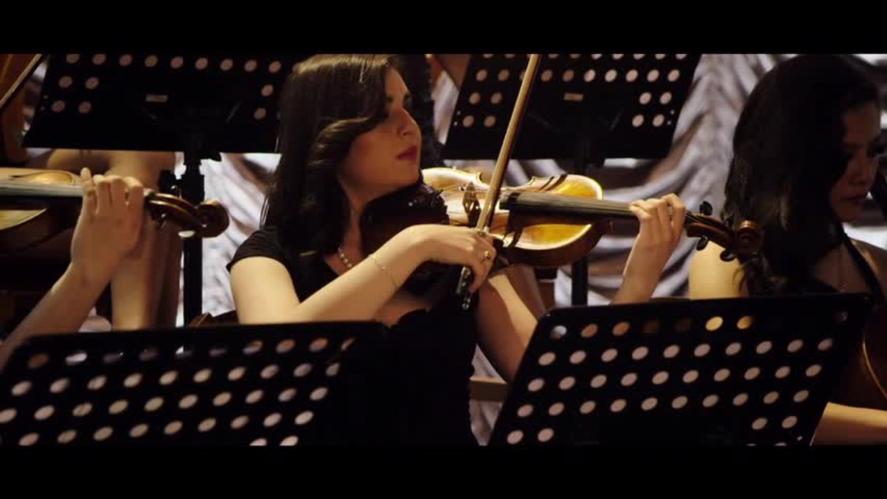Amanecí Otra Vez / Un Mundo Raro / Cuando Sale la Luna / Échame a Mí la Culpa (Medley [En Vivo Desde Guanajuato])