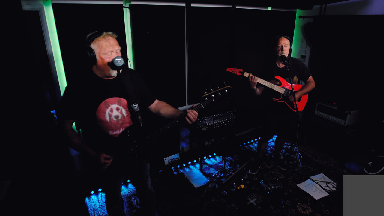 I Bet You Look Good On The Dancefloor (Live Cover)