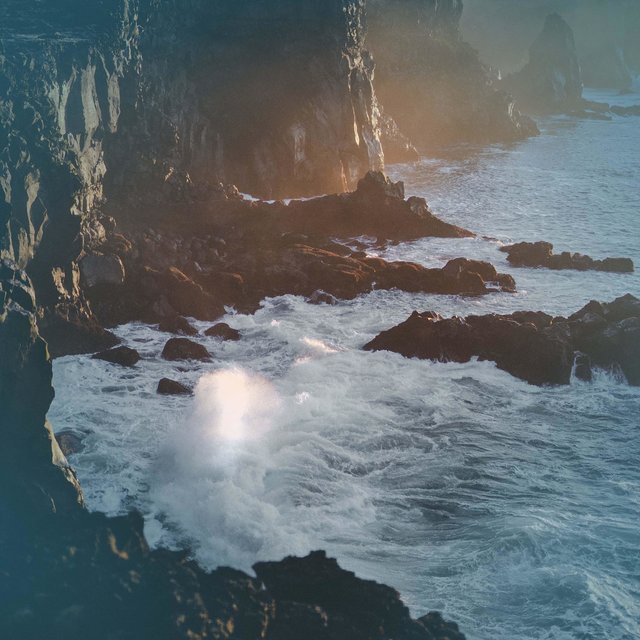 Strong Ocean Waves and Wind Sound for Relaxation and Sleeping