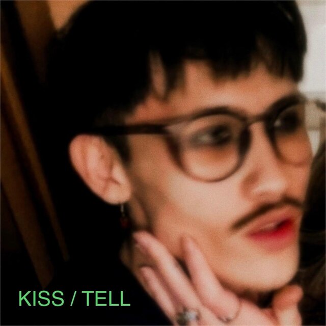 KISS / TELL