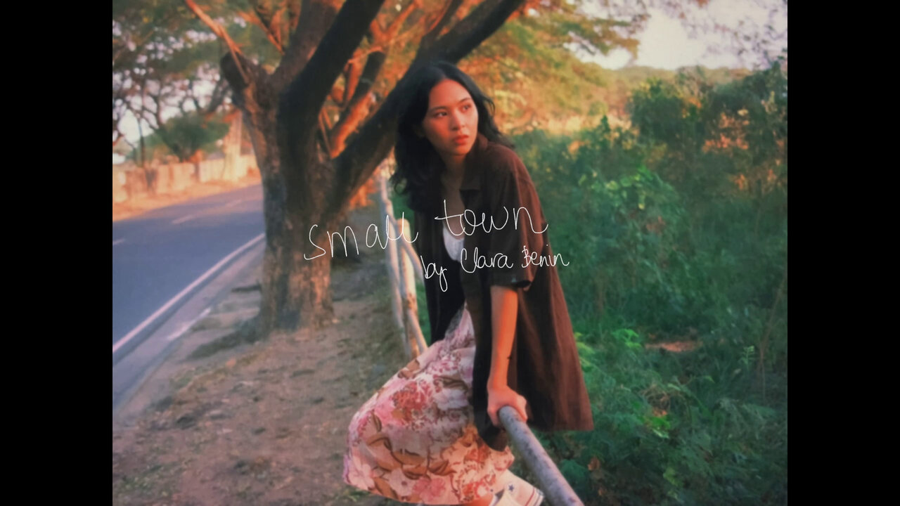 small town (Official Lyric Video)