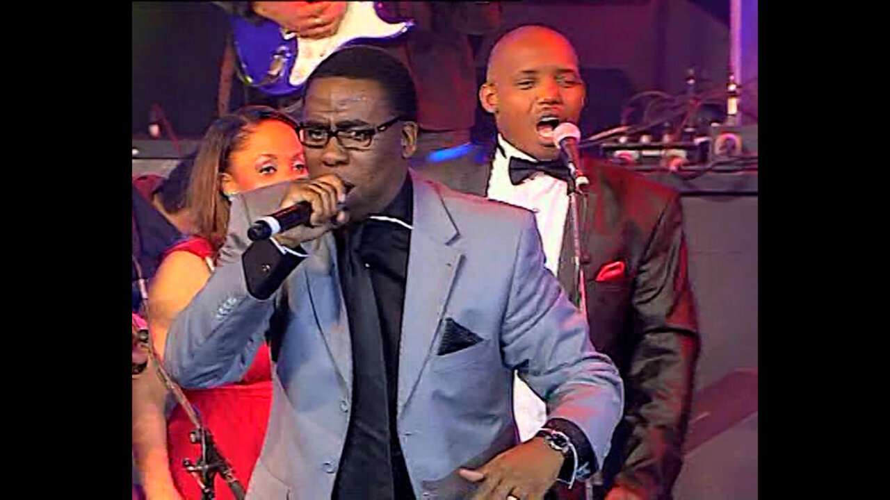 Lomus'ongaka (Live at Theatre on the Tracks, Midrand, 2011)