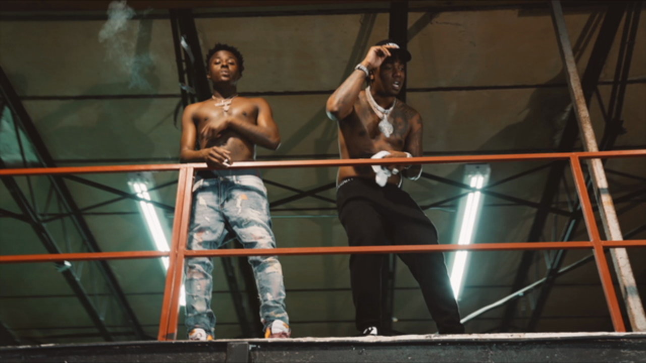 Barefoot (feat. Fredo Bang)