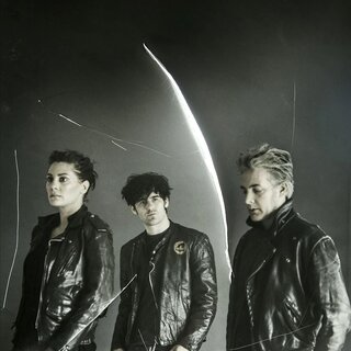 BLACK REBEL MOTORCYCLE CLUB / Take Them〜 Black Rebel Motorcycle Club – Take Them On, On Your Own – CD