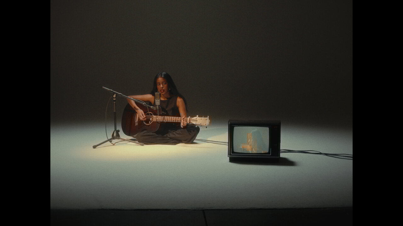 Turn The TV On (Live Performance Video)