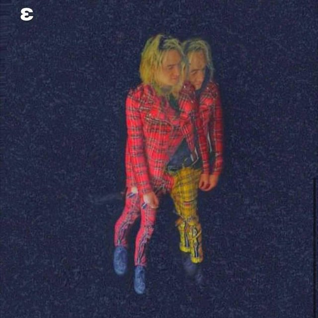 ε