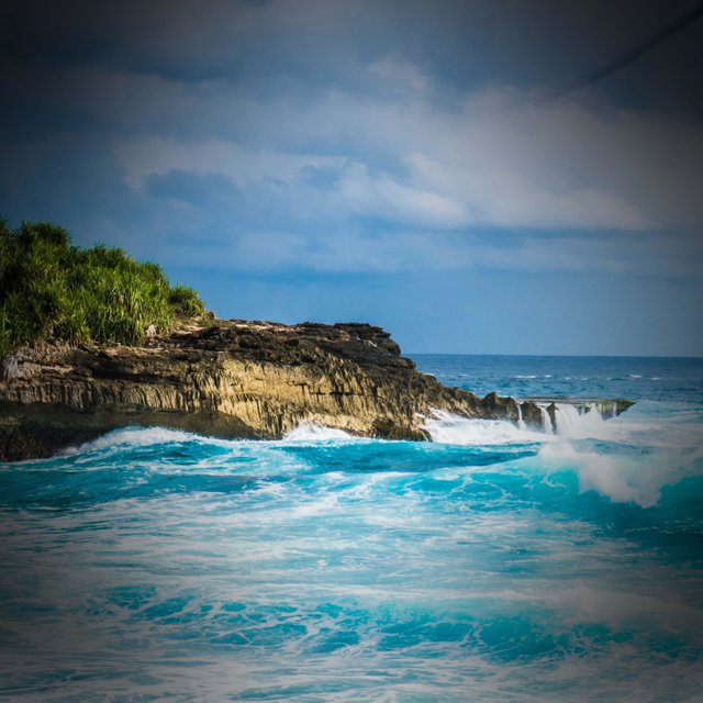 Peaceful Sea Waves for Relaxation and Better Sleep