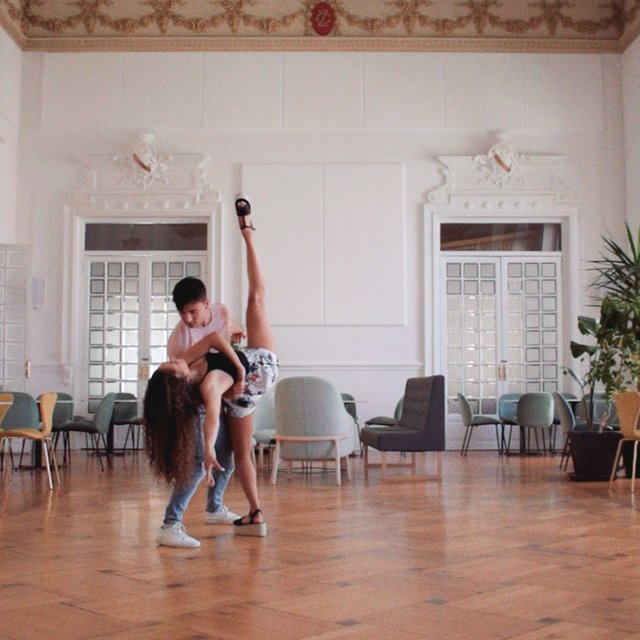 No sé bailar