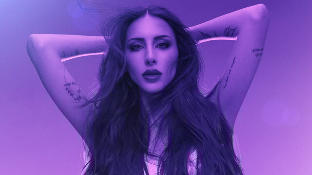 Como Britney (Lyric Video)