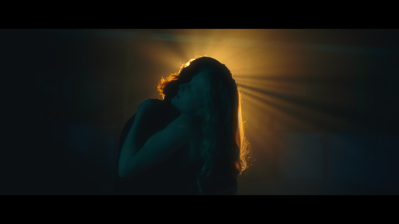 Tra le onde (Official Video)