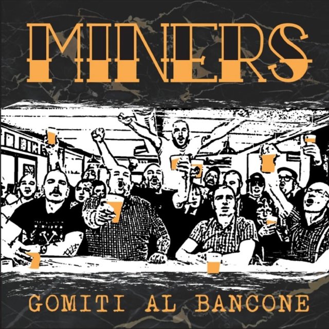 Gomiti al bancone