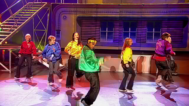 Don't Stop Movin' (S Club Party Live / 2001)