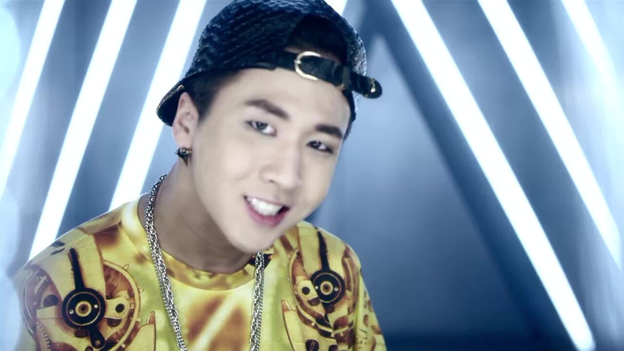 ROCK THE WORLD (feat. RAVI)