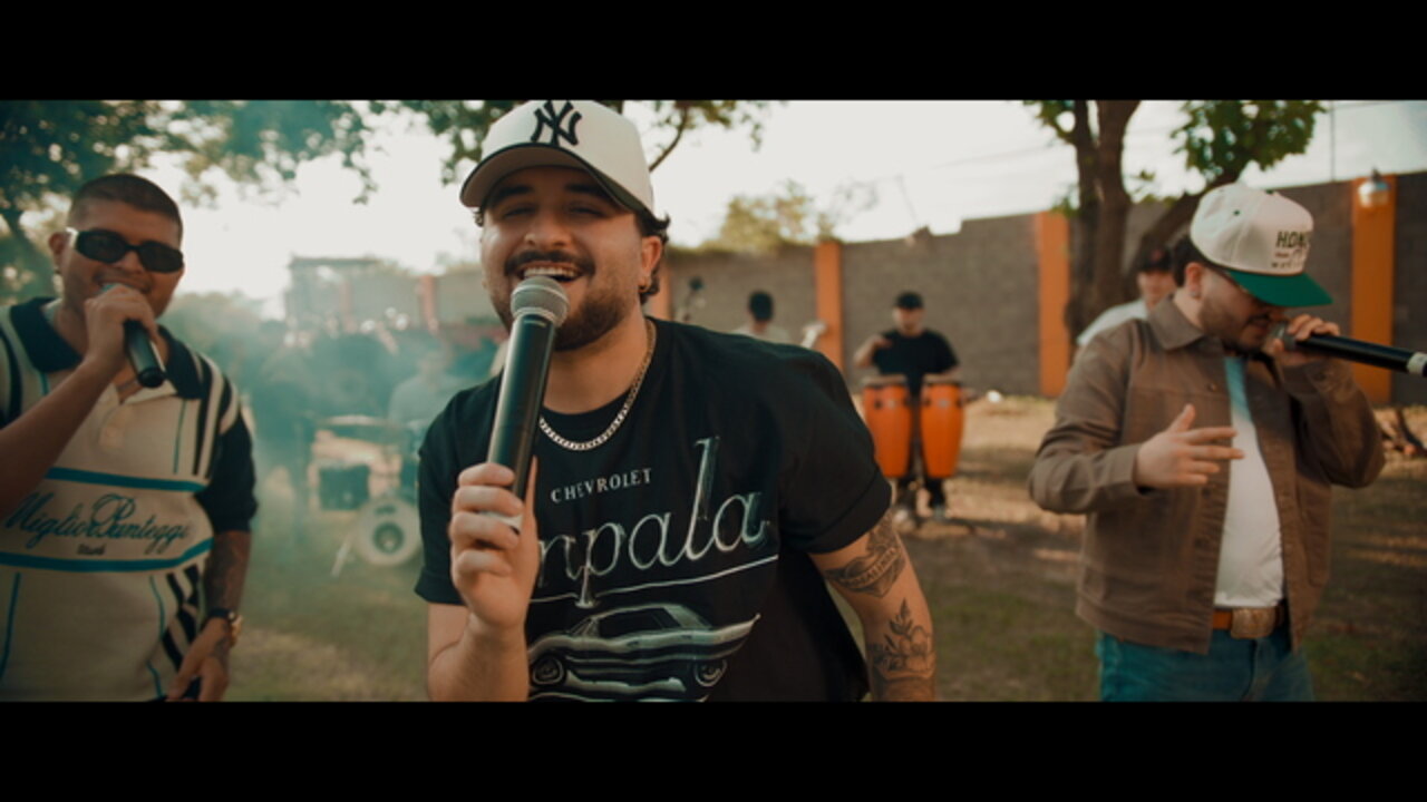 SOLO BAILA