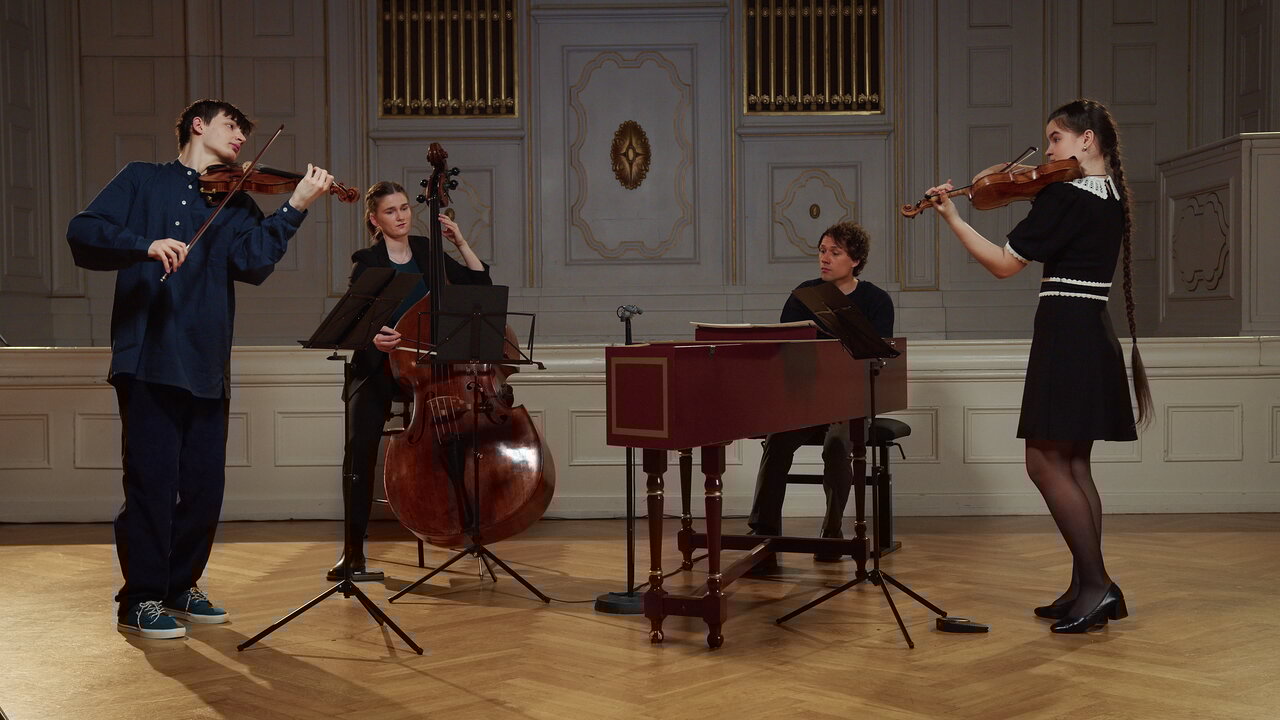 Mozart: Serenade in C Major, K. 648 "A Very Little Night Music" (Original Version for 2 Violins & Bass): VI. Menuet [II] – Trio