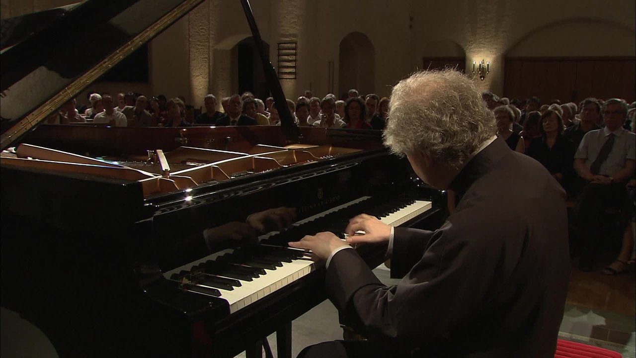 J.S. Bach: Overture (Partita) in B Minor “in French Style”, BWV 831: III. Gavotte I/II