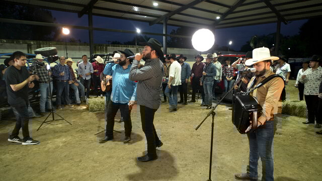 Chivo Tatemado (En Vivo)