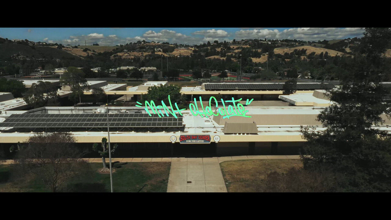 MiNt cHoCoLaTe (feat. Conway the Machine)