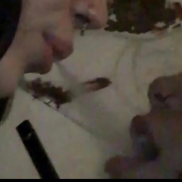 O nás (feat. NIKDOM)