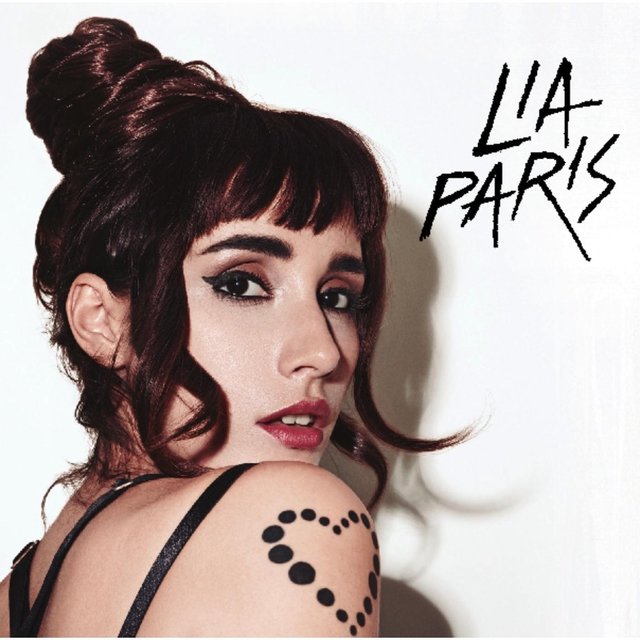 Lia Paris