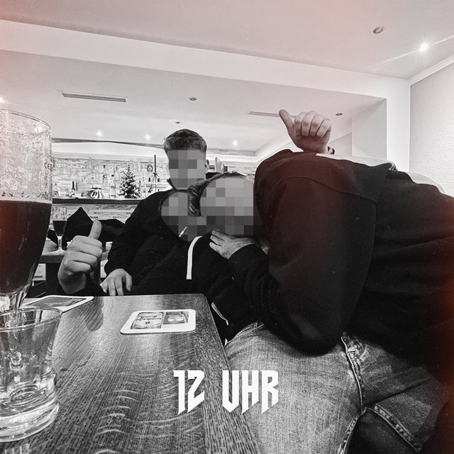 12 Uhr