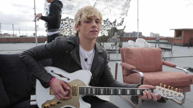 Loud - Behind the Scenes