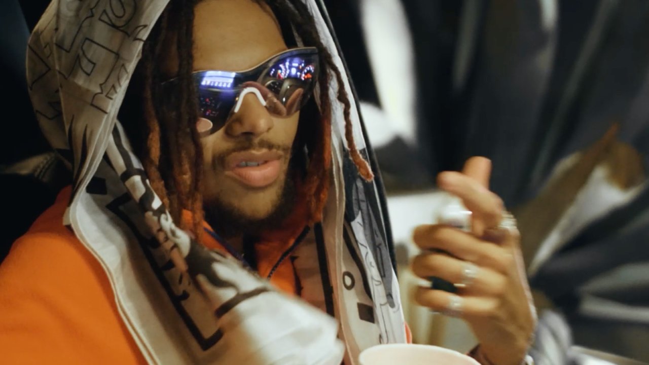 Million Dollar (Official Video)