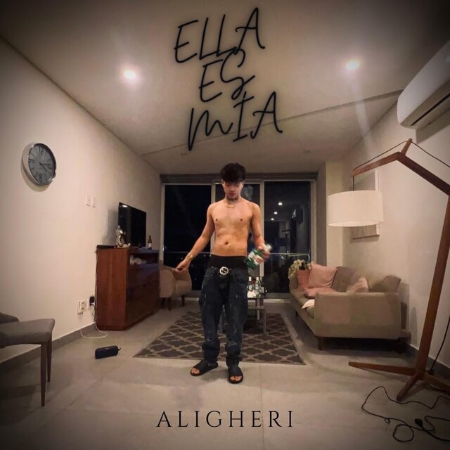 ELLA ES MÍA