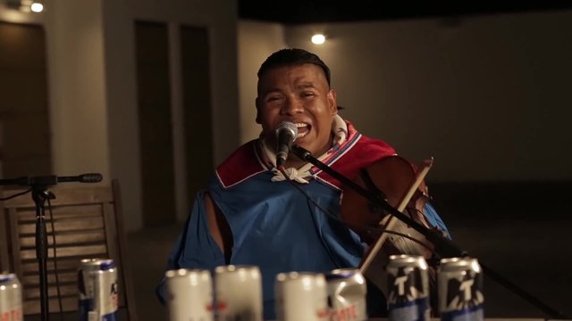 Un Puño de Tierra (En Vivo)