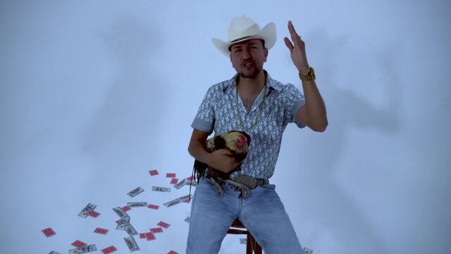 Con Tequila en Mano