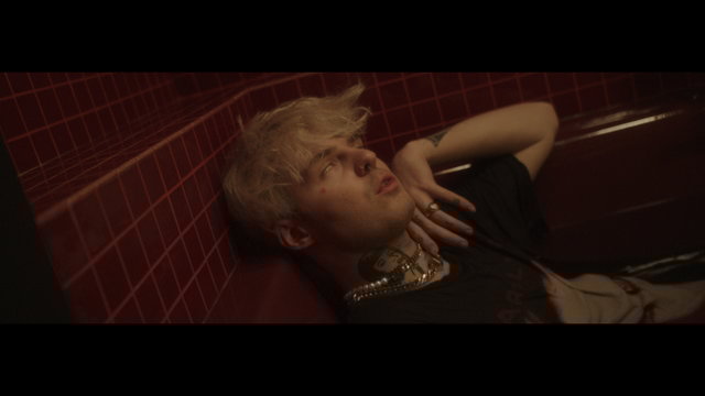 SHIRT MANSON (Clip officiel)