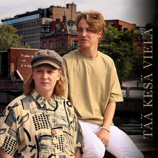Tää kesä vielä