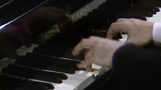 Schubert: Piano Sonata No. 21 in B-Flat Major, D. 960 - 4. Allegro ma non troppo (Stereo)