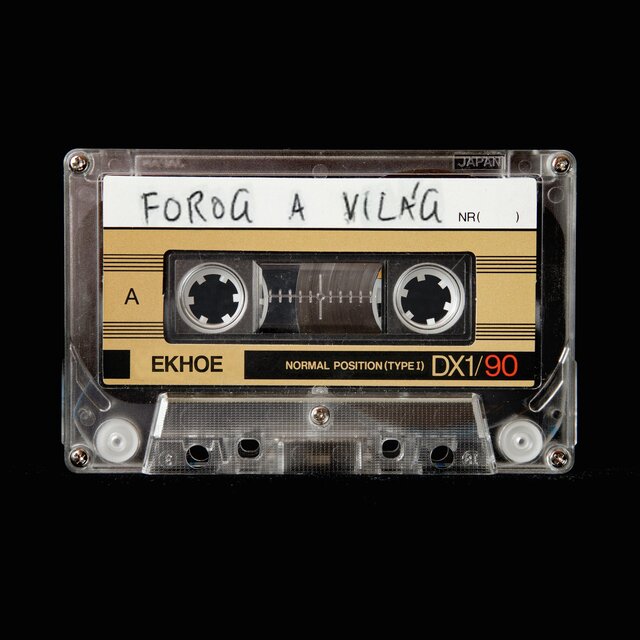 Forog a világ