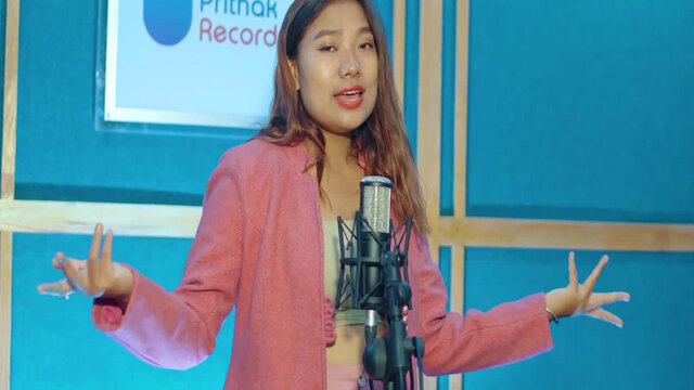 SUKER GAYO PIPAL (feat. Sunita Thegim)