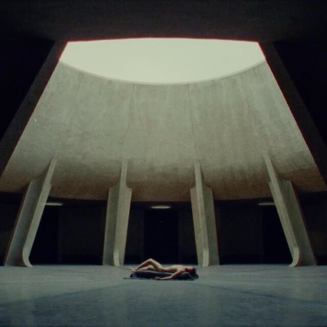 Everybody Knows (feat. Daria Geller)