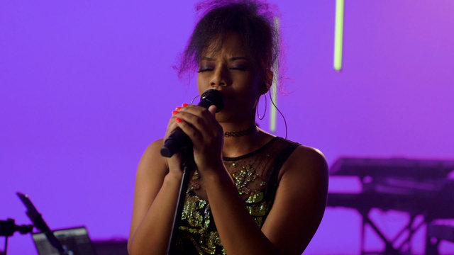 Take Me Back (Live Performance)