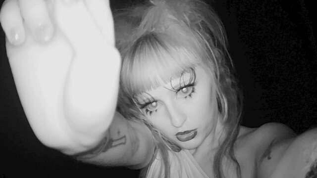 Halloweenie VI: Possess Me (Visualiser Video)