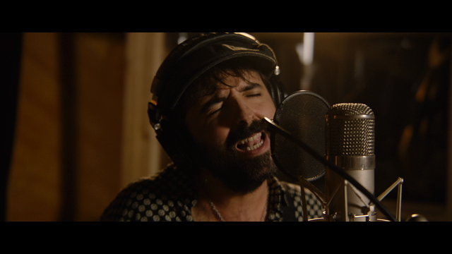 Si me ves aparecer (Canción original de la película Reyes contra Santa)