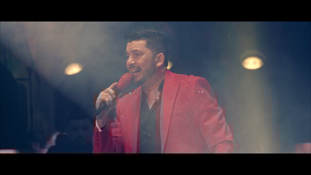 Y Si Se Quiere Ir (En Vivo)