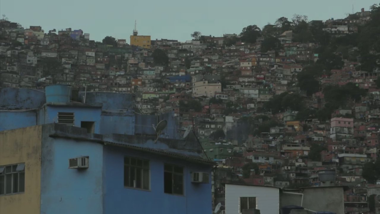 (Abertura) Pout Porrit Favelas (Saudação às Favelas / O Morro Não Tem Vez / A Voz do Morro)